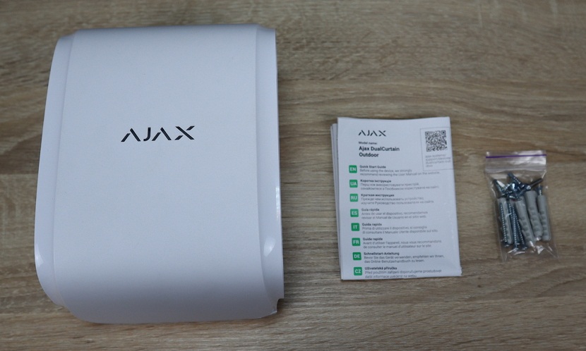 Огляд вуличного датчика-штори Ajax DualCurtain Outdoor - Зображення 1